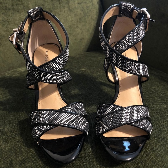 Antonio Melani Heels 6.5 - Picture 1 of 5